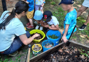 20250612_enfants compost flou