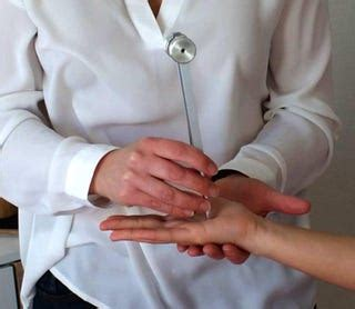 Soins en sonothérapie et digitopuncture